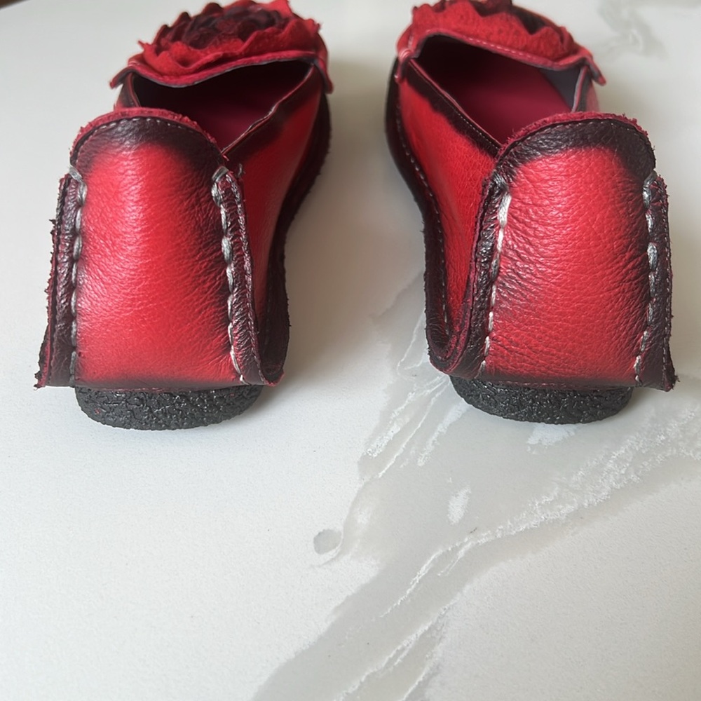 L’Artiste Dezi Red and Black Leather Floral Loafers Flats Womens EU 41 9.5 - 10 - Picture 12 of 16